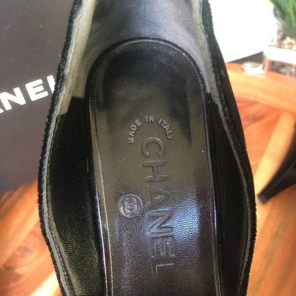 CHANEL BLACK SUEDE SHOES SIZE 38.5 - Picture 15 of 16